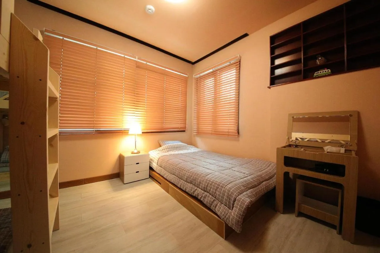 Stitches House Hotel Seoul 2*,  South Korea